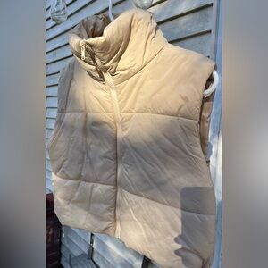 SHEIN Women’s Light Tan Puffer Jacket Vest, Size M